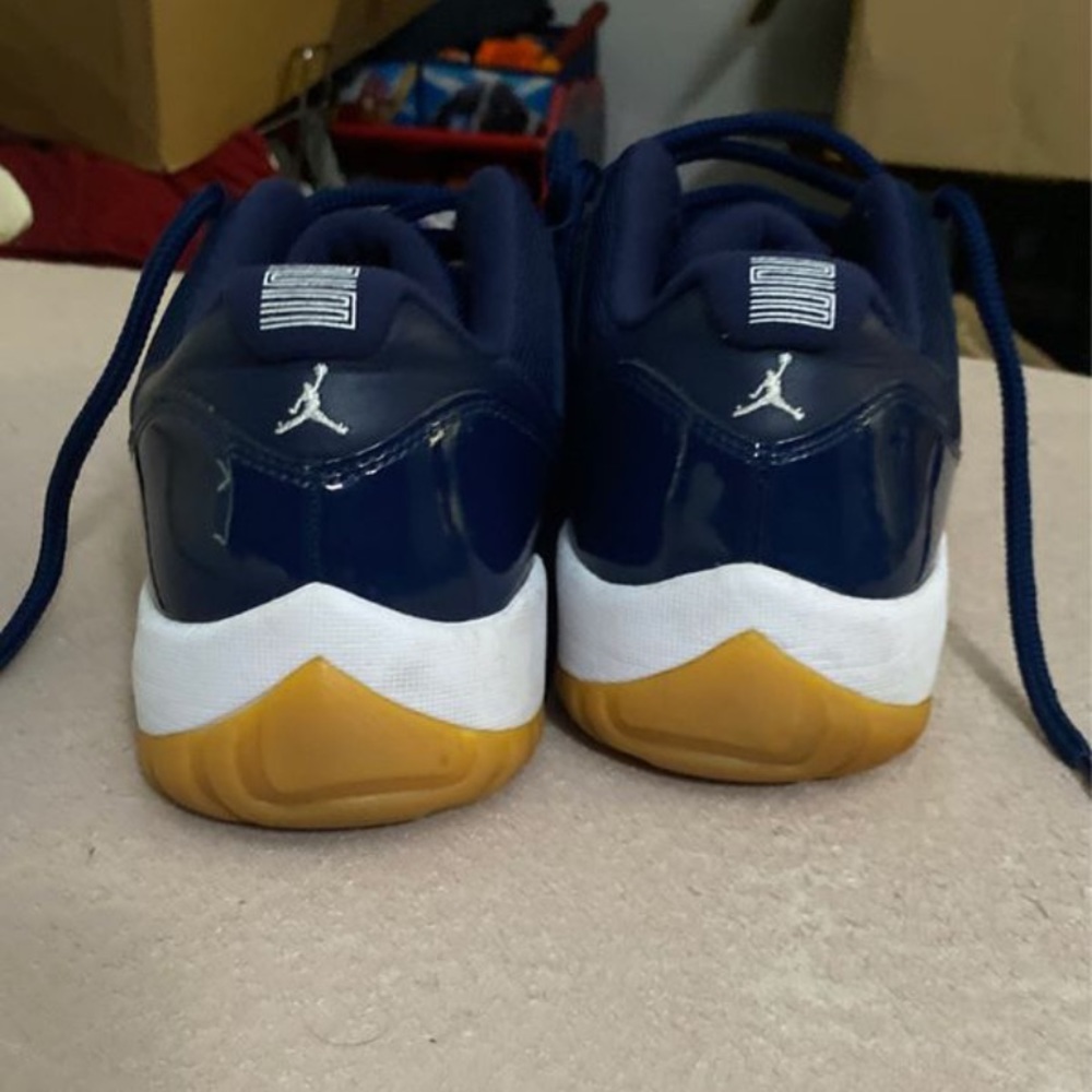 Air Jordan 11 Retro “NAVY GUM”